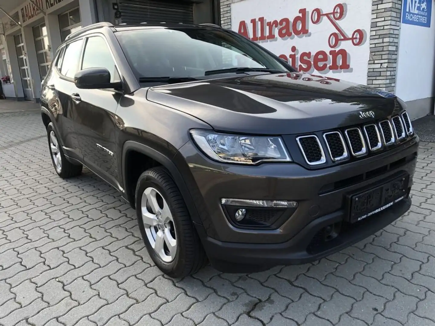 Jeep Compass 2,0 MultiJet AWD 6MT 140 Longitude Gris - 2