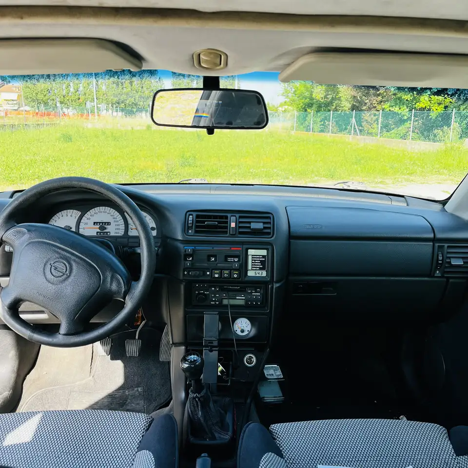 Opel Calibra 2.0i turbo 16v Special Edition 4x4, foto 4