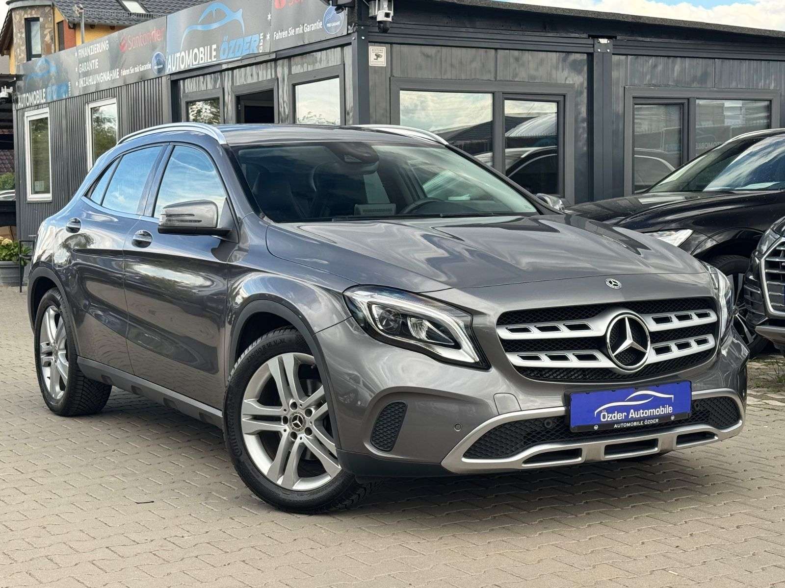 Mercedes-Benz GLA 180