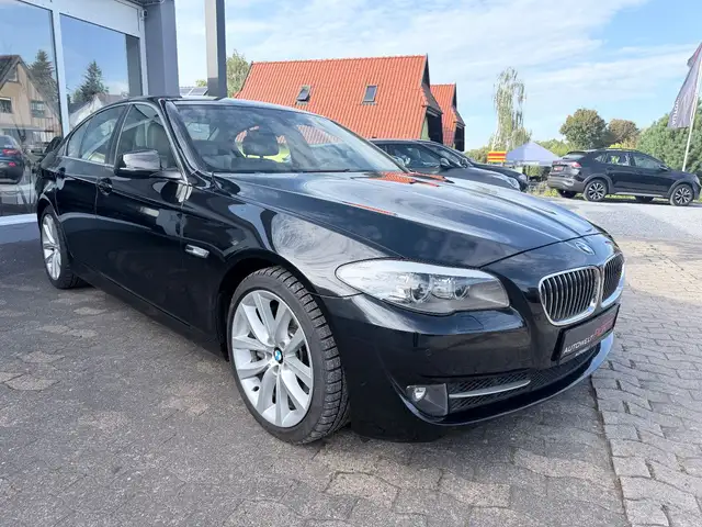 BMW 535 i /AUTOMATIK/NAVI/XENON/LEDER/SHZ