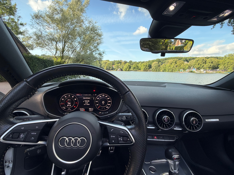 Audi TT TT Roadster 2.0 TFSI Quattro S tronic S-LINE — photo 2