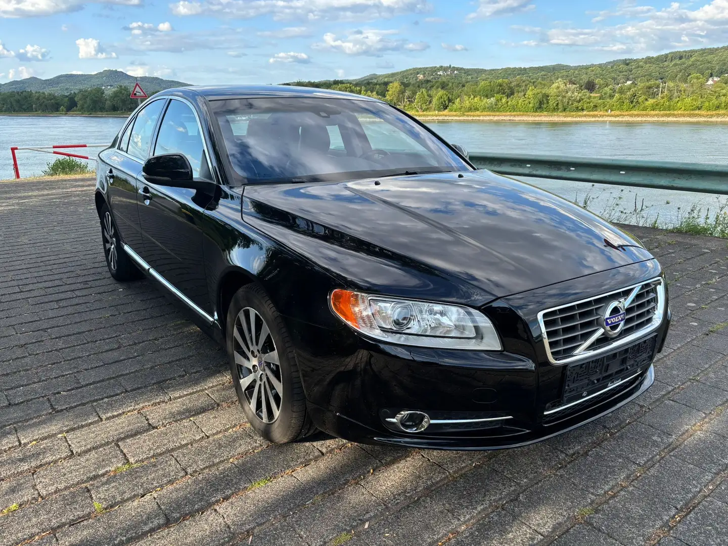 Volvo S80 D5 Momentum, 1.Hand, Leder, Sitzheizung,Scheckheft Černá - 2