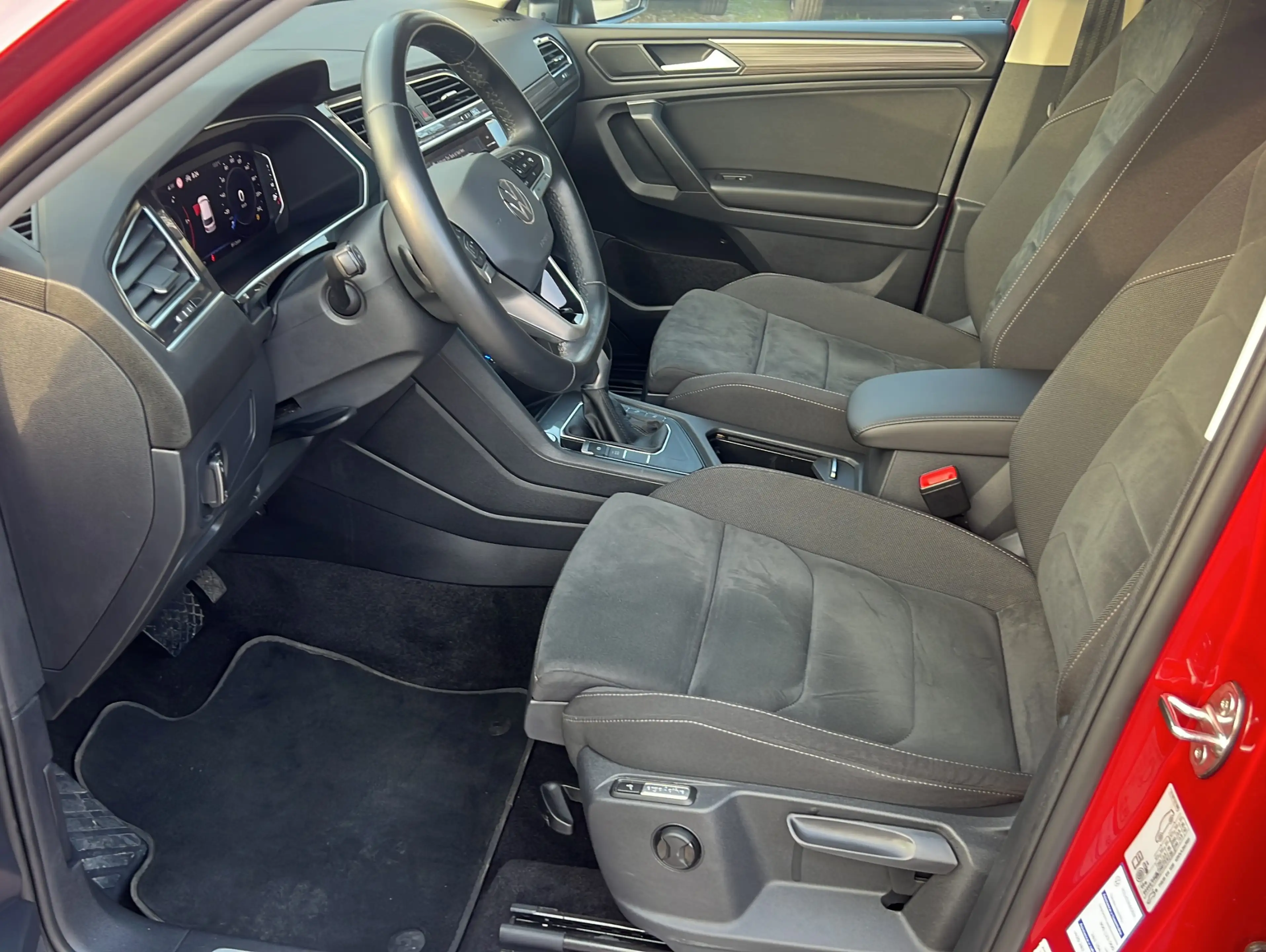 Volkswagen Tiguan Allspace 2.0 TDI DSG Elegance*Pano*IQ Lig — photo 3