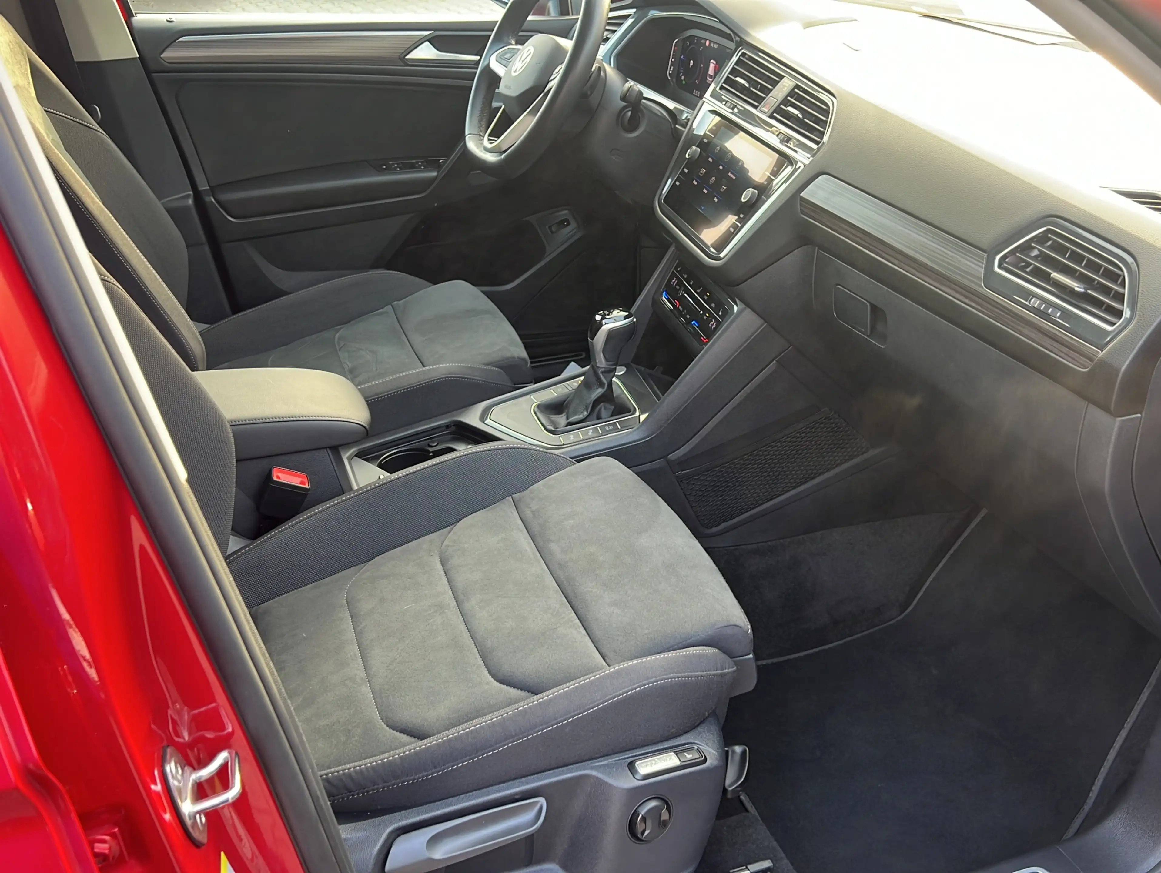 Volkswagen Tiguan Allspace 2.0 TDI DSG Elegance*Pano*IQ Lig — photo 25