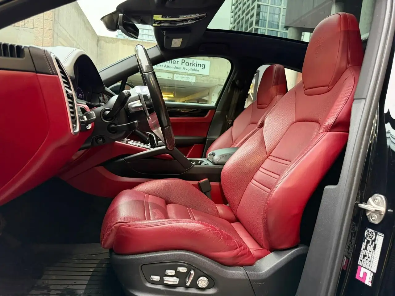 Porsche Cayenne снимка Porsche Cayenne