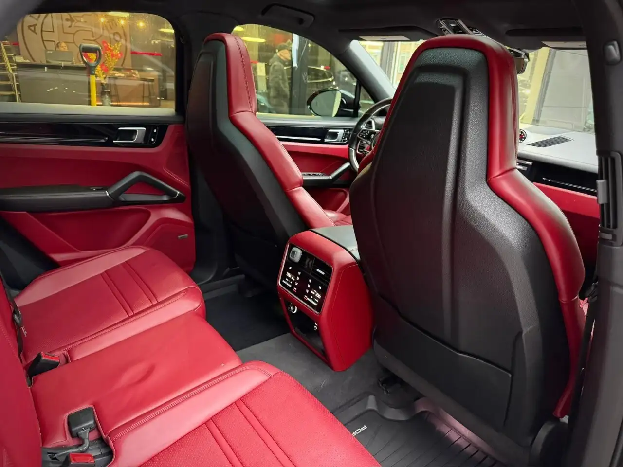 Porsche Cayenne снимка Porsche Cayenne