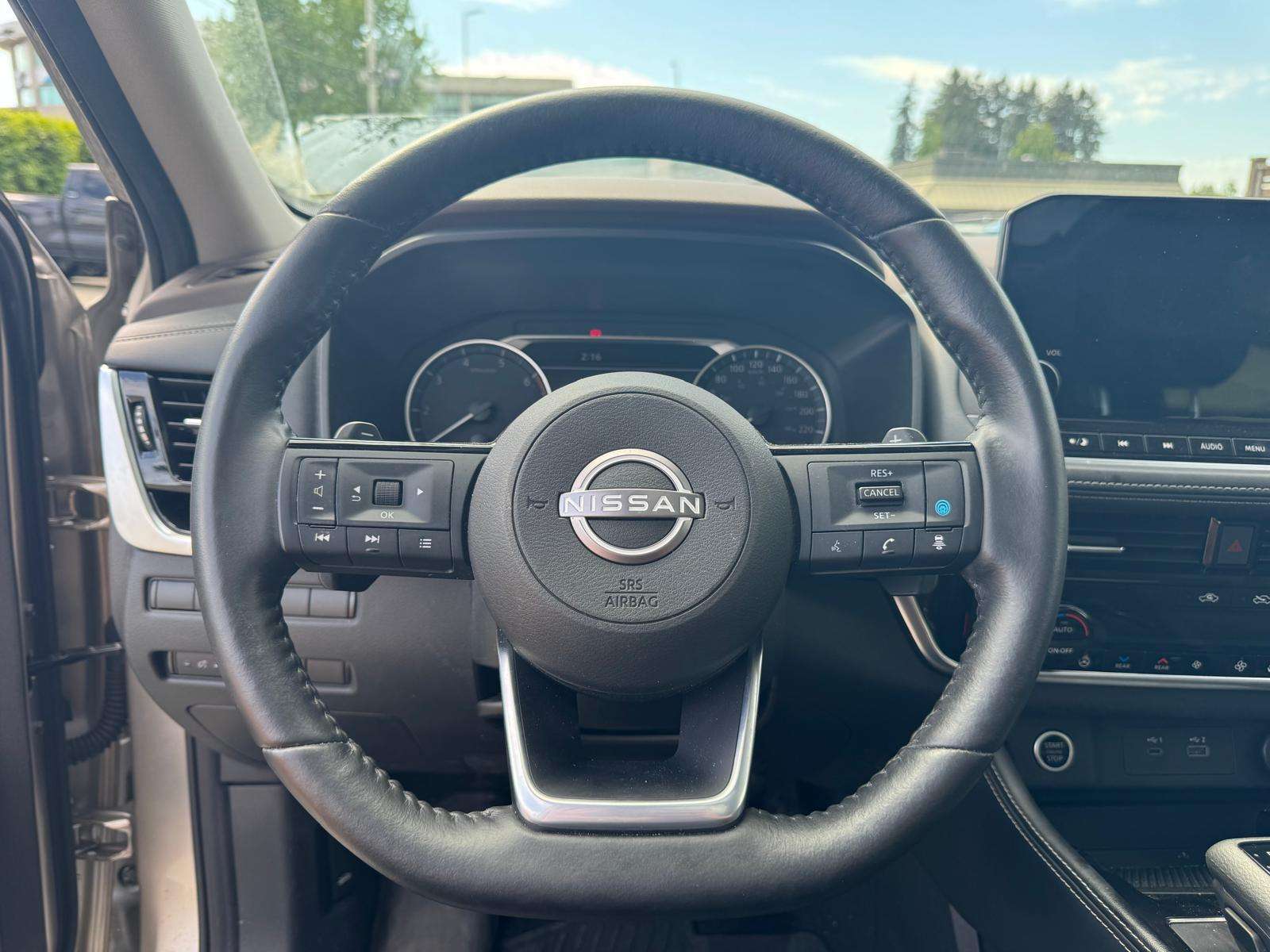 2023 Nissan Rogue — view 10