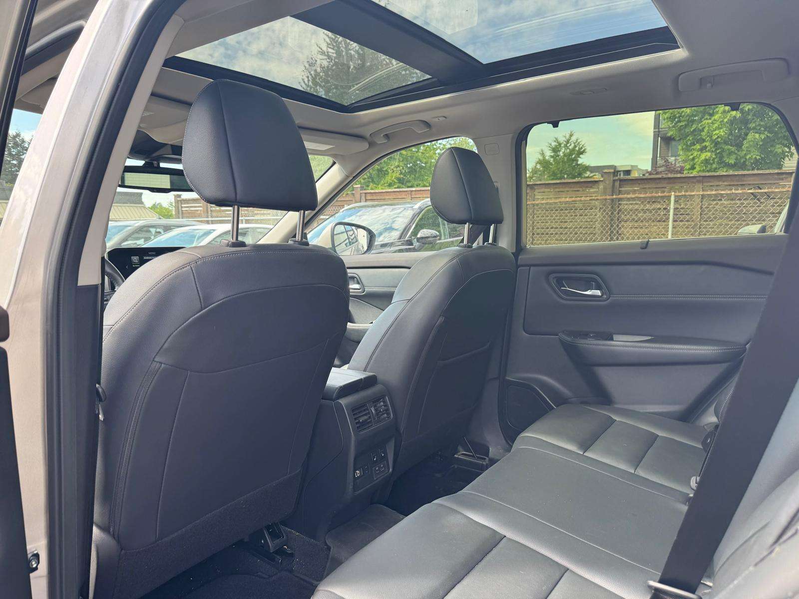 2023 Nissan Rogue — view 14