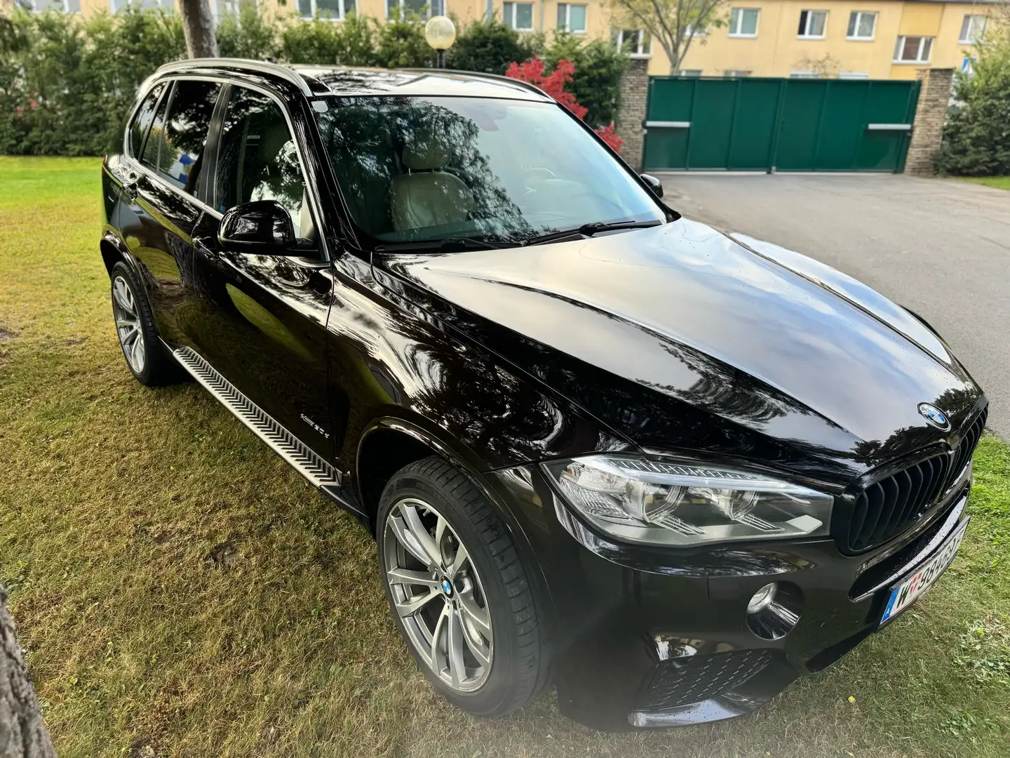 BMW X5 xDrive30d Sport-Aut. Maro - 2