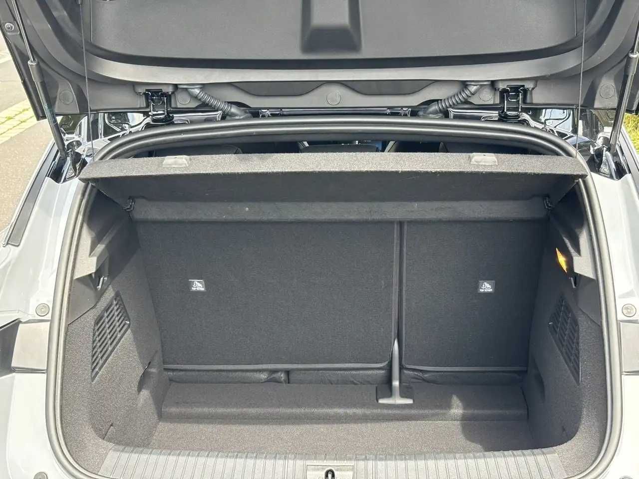 Renault Megane E-Tech Techno EV60 220hp 4