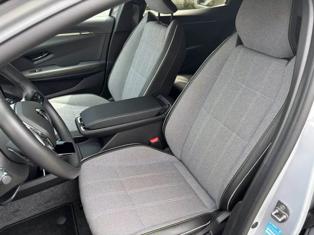 Renault Megane E-Tech Techno EV60 220hp 6