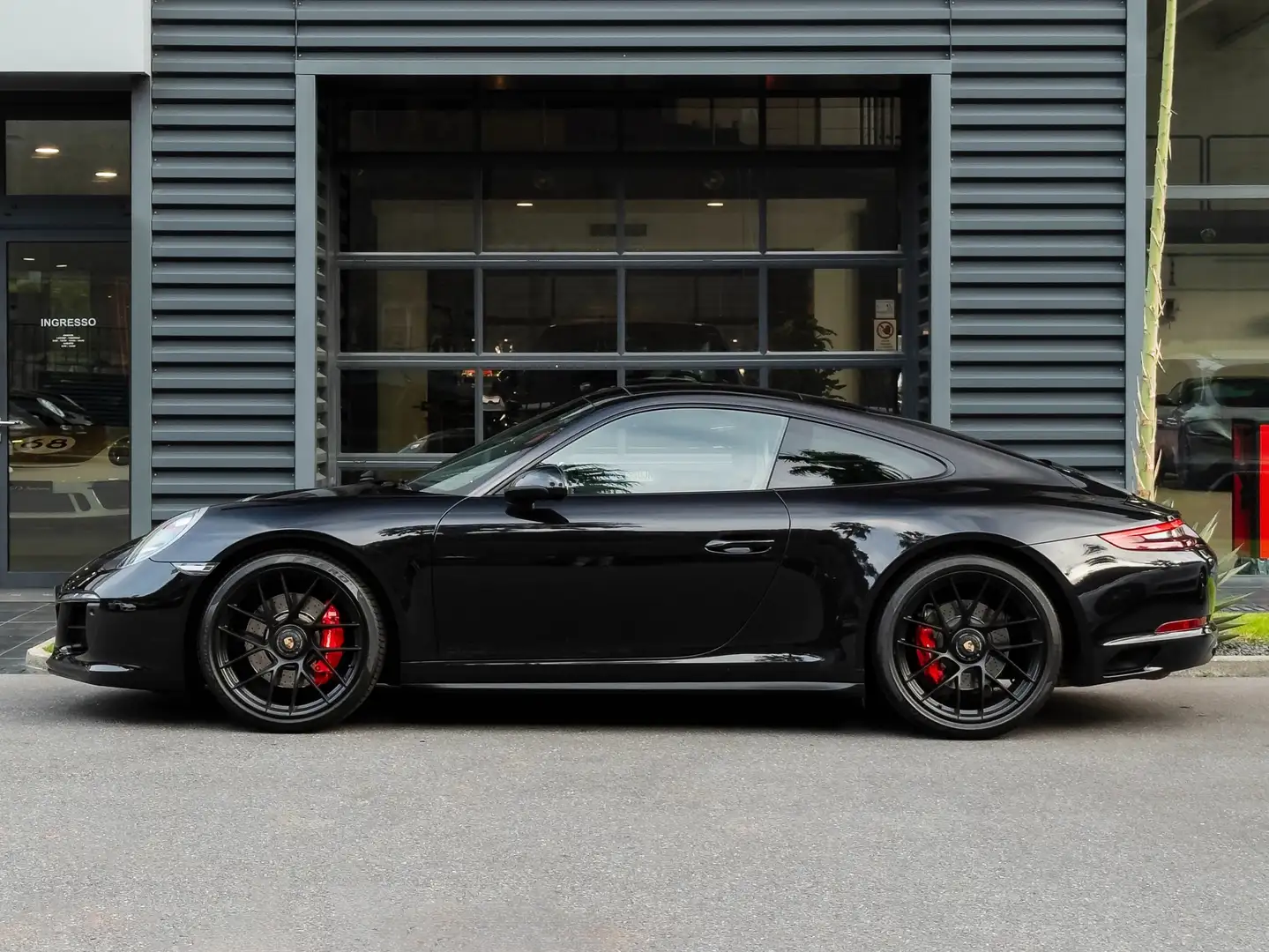 Porsche 991 911 CARRERA GTS PORSCHE APPROVED Noir - 1
