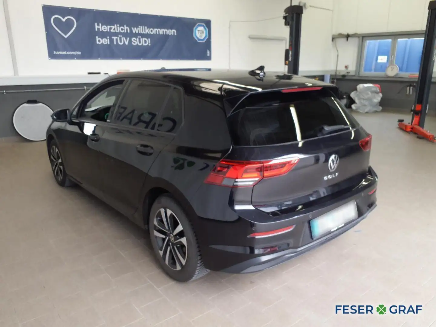 Volkswagen Golf VIII Life 1.5 TSI 110kW ACC Navi PDC Schwarz - 2