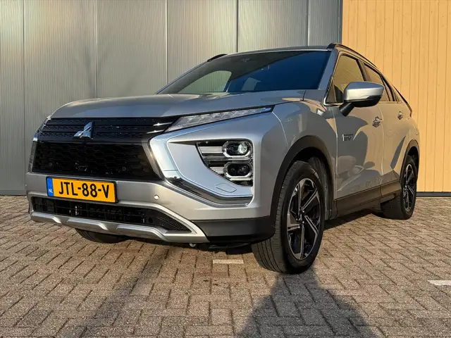 Mitsubishi Eclipse Cross 2.4 PHEV S-AWC 98pk Aut. Intense | Cruise | Clima