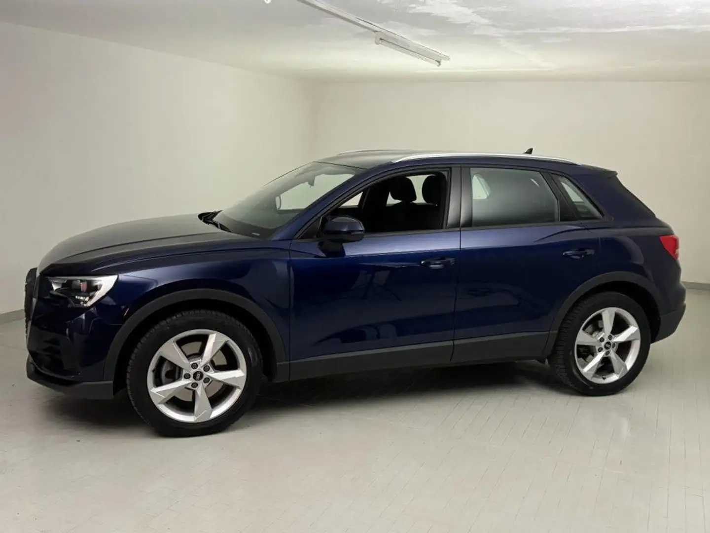 Audi Q3 40 TDI quattro S tronic Business Advanced Blau - 2