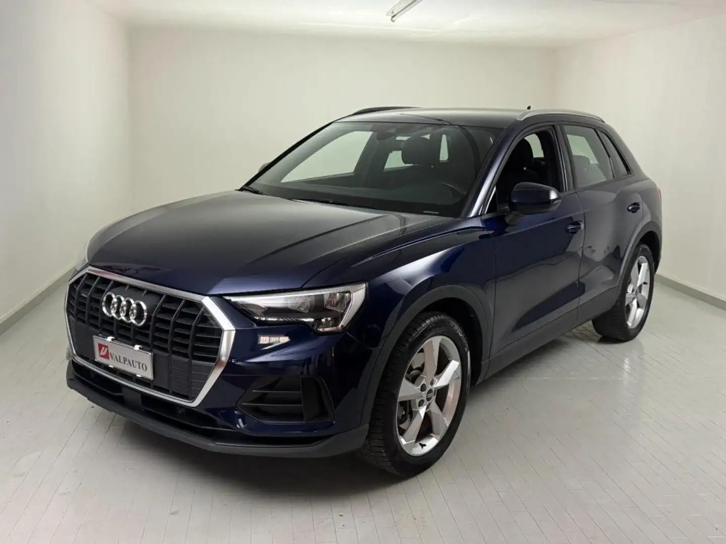 Audi Q3 40 TDI quattro S tronic Business Advanced Blau - 1