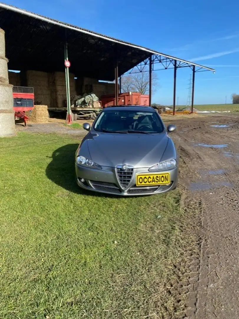 Alfa Romeo 147 147 1.6i TS Collezione FULL FULL OPTIONS!!!BELLE!! Gris - 2