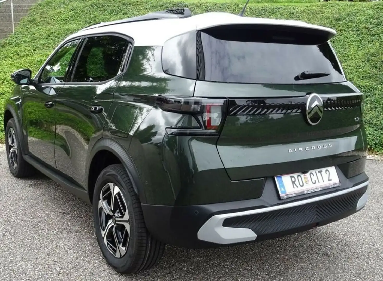 Citroen C3 Aircross Hybrid 145 MAX Grün - 2