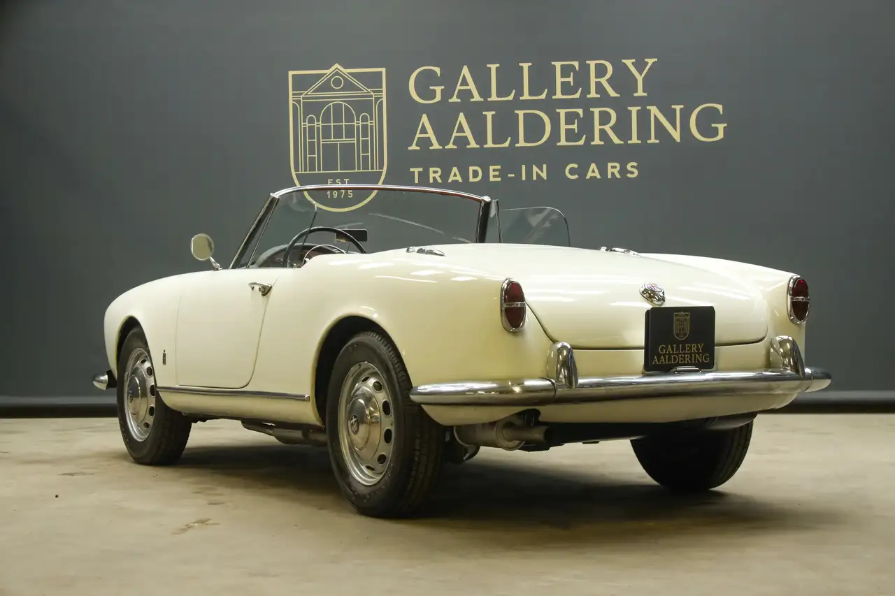 Alfa Romeo Giulietta Spider by Pinin Farina "A driver’s car par excelle, foto 2