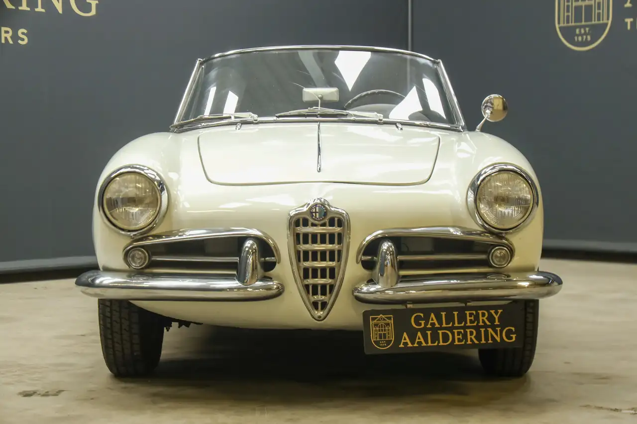 Alfa Romeo Giulietta Spider by Pinin Farina "A driver’s car par excelle, foto 5