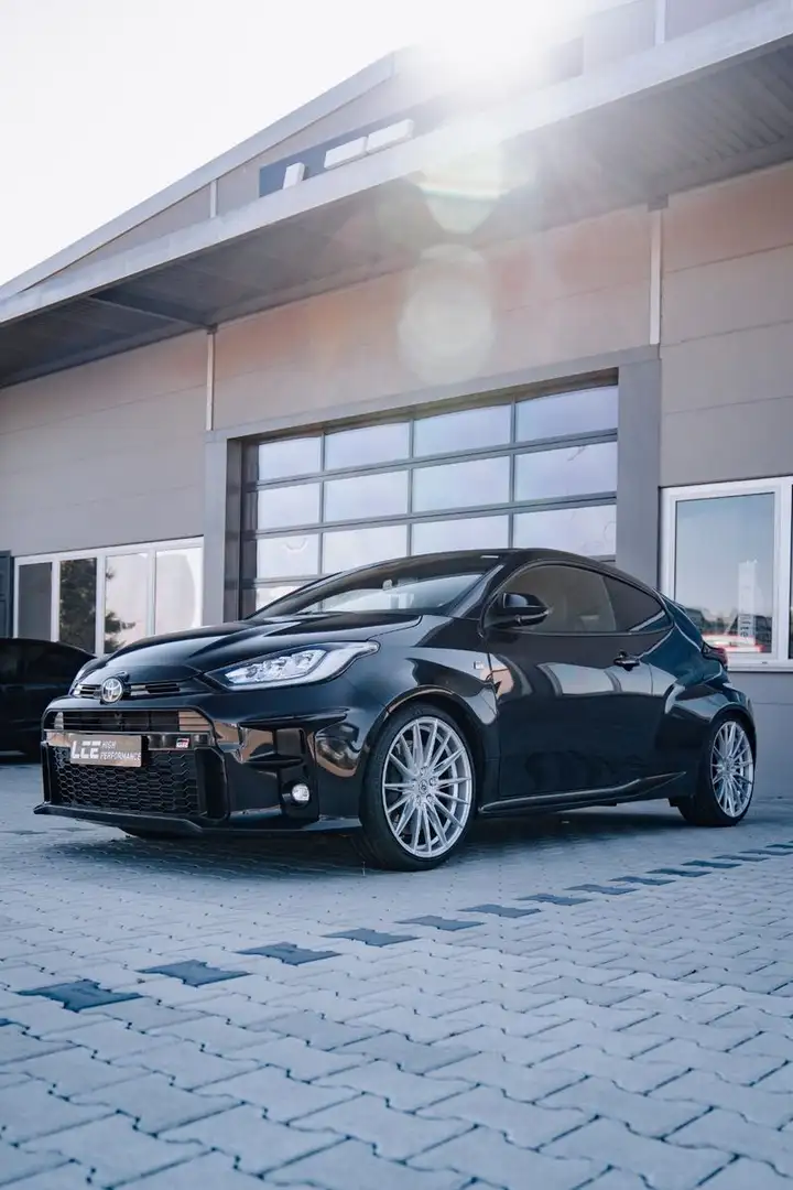 Toyota Yaris GR Schwarz - 2