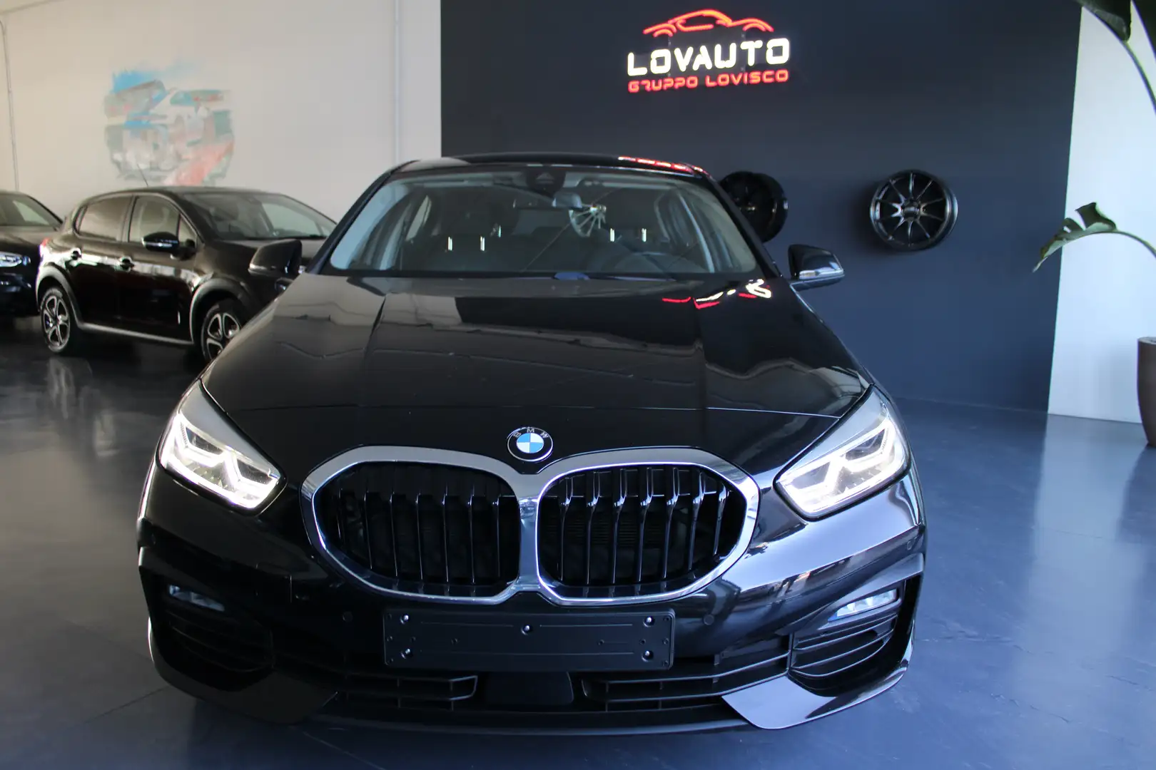 BMW 116 116d Business Advantage auto Schwarz - 1