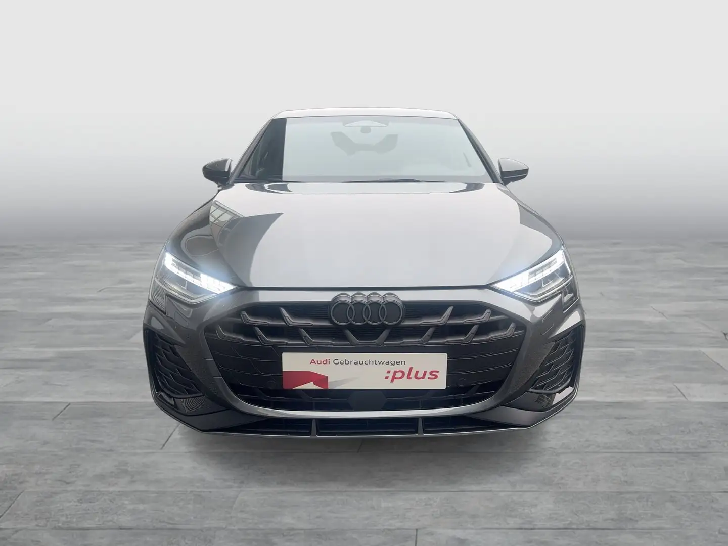 Audi A3 TFSI quattro S line 150kW Grau - 2