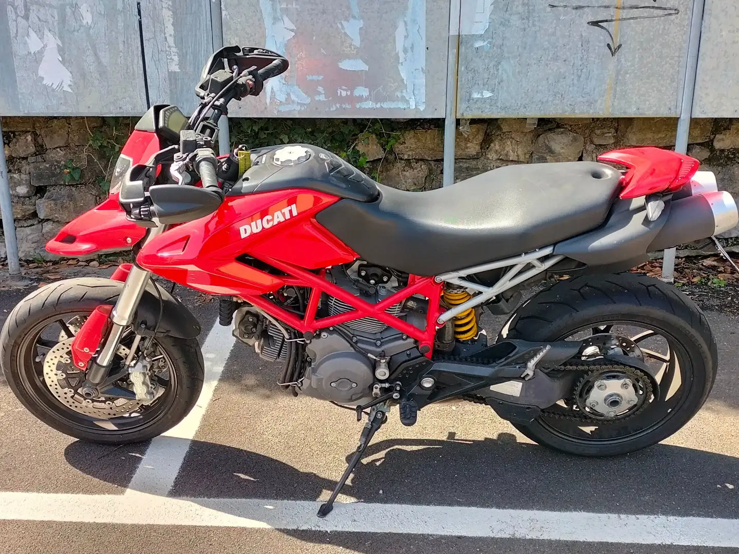 Ducati Hypermotard 796 Rot - 1