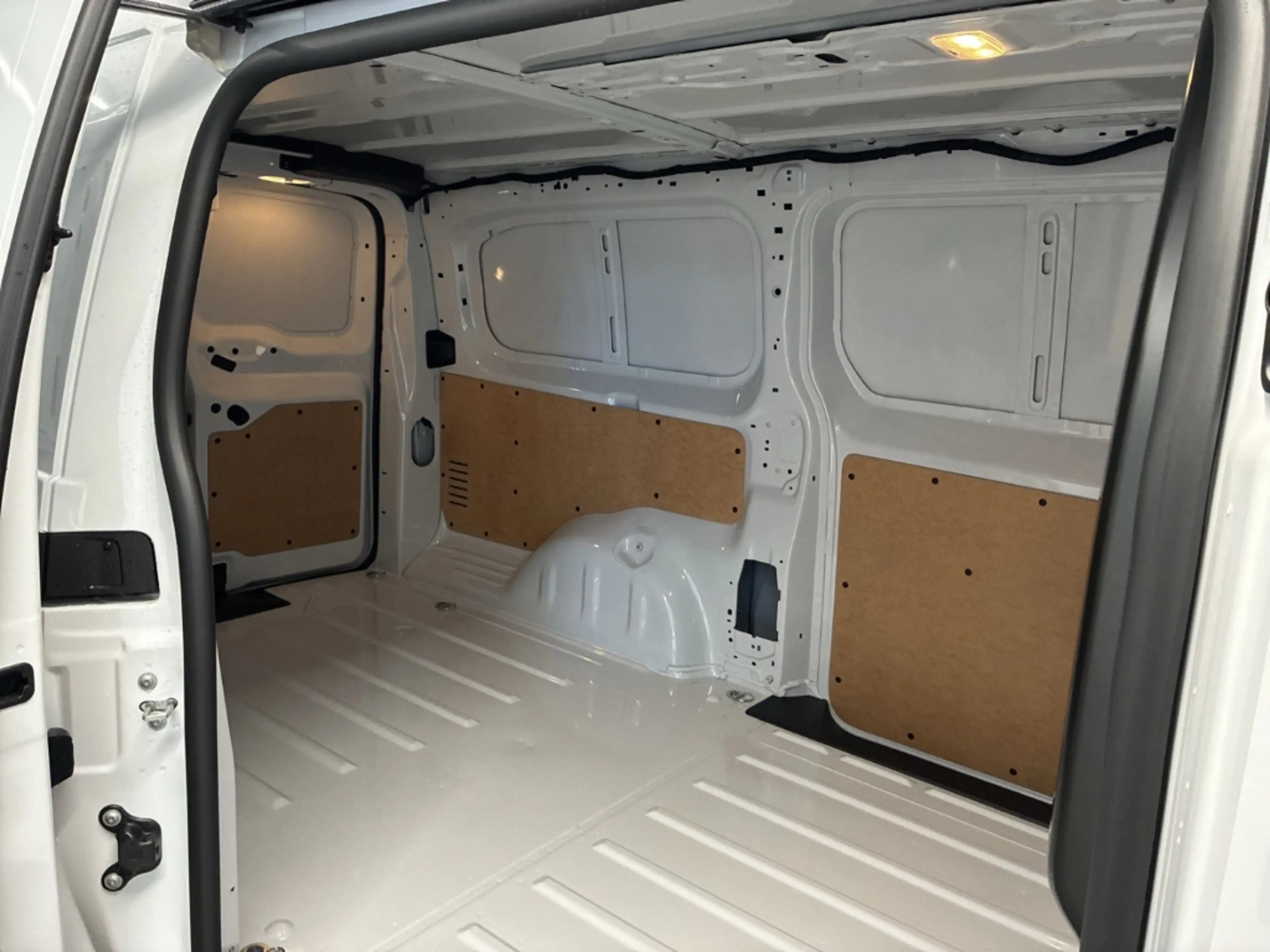 Citroen Jumpy Kasten 2.2 D180 XL (L3) AT8 LED PDC Kamera — photo 7