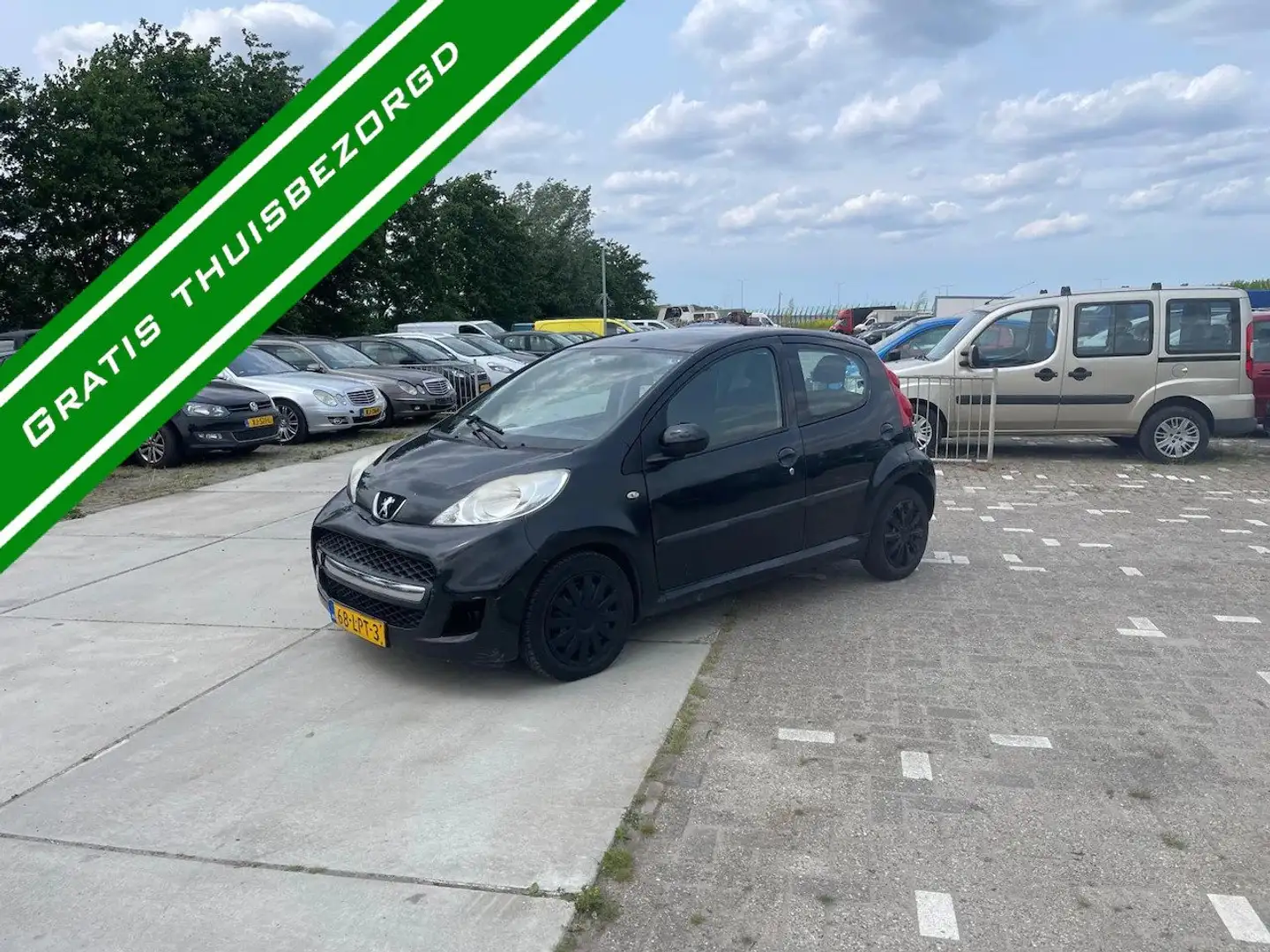 Peugeot 107 1.0 Airco - NW APK - NAP Zwart - 1