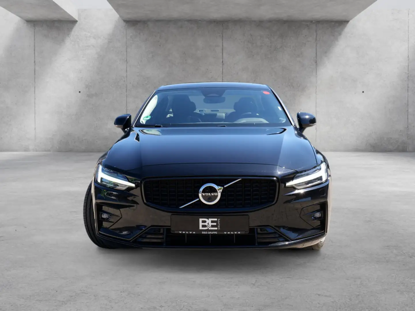 Volvo S60 Lim. B5 Ultimate Dark AWD LED PANO 360° Fekete - 2