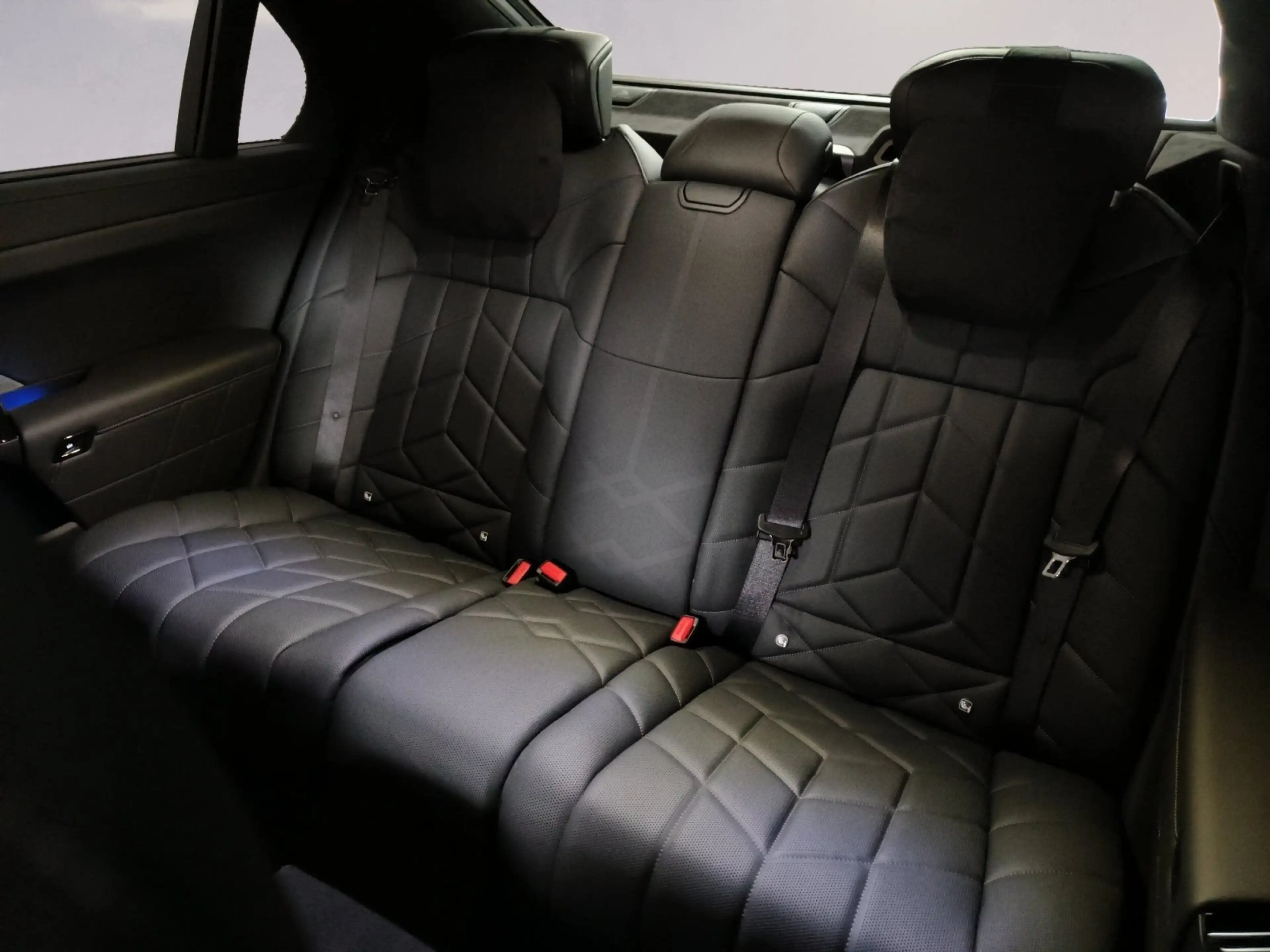 BMW i7 xDrive60 M Sportpaket DAB Aktivlenkung RFK — photo 8