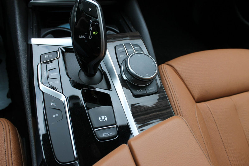 BMW 530 d xDrive Sport Line- Schiebedach-Vollausst. — photo 28