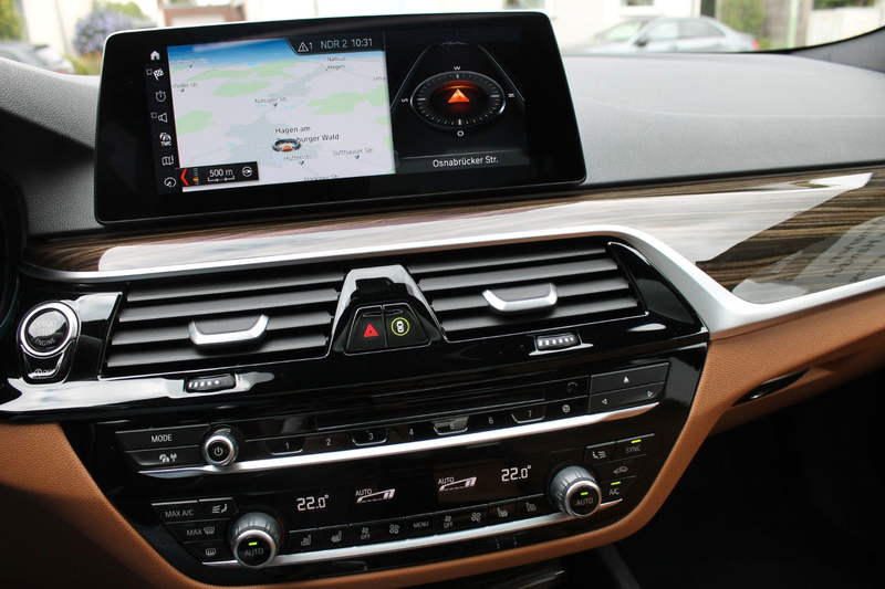 BMW 530 d xDrive Sport Line- Schiebedach-Vollausst. — photo 23