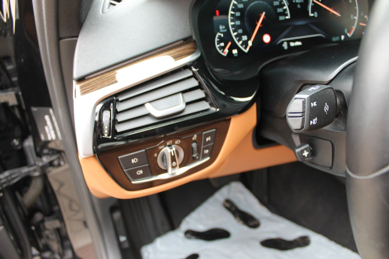 BMW 530 d xDrive Sport Line- Schiebedach-Vollausst. — photo 20