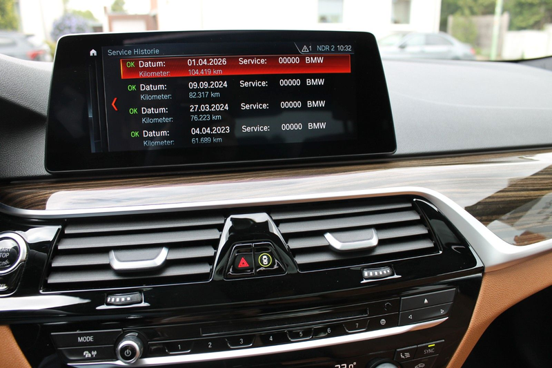 BMW 530 d xDrive Sport Line- Schiebedach-Vollausst. — photo 26