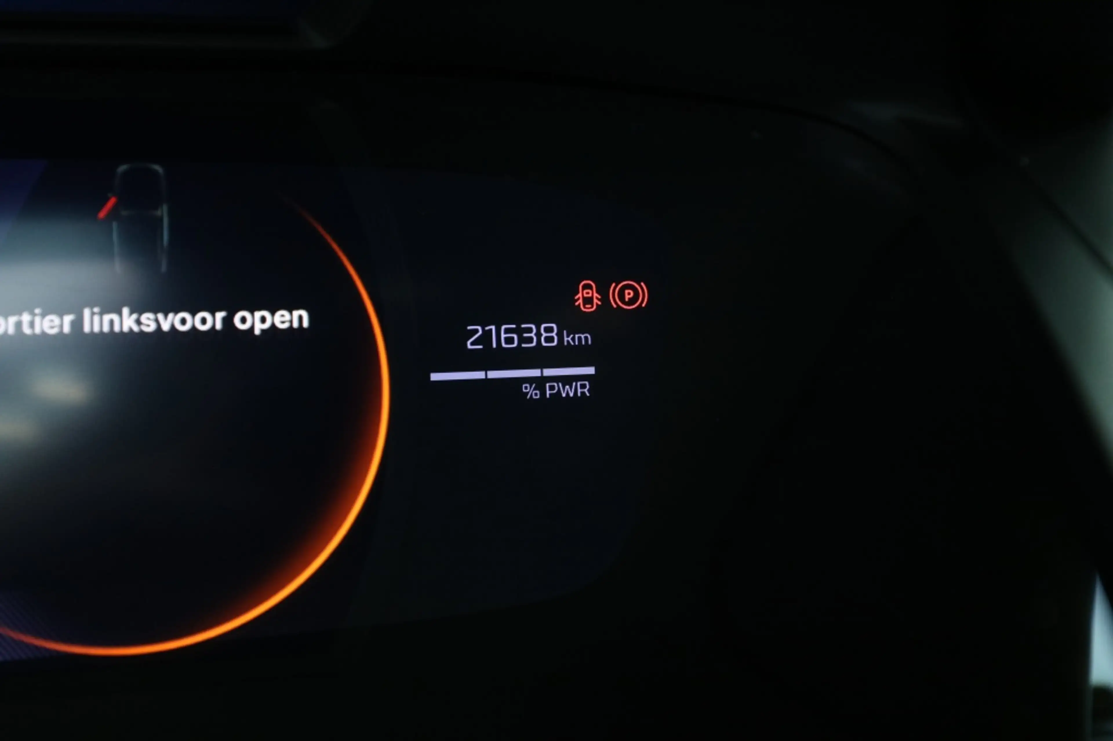 Peugeot e-2008 EV GT Avantage 54 kWh — photo 3
