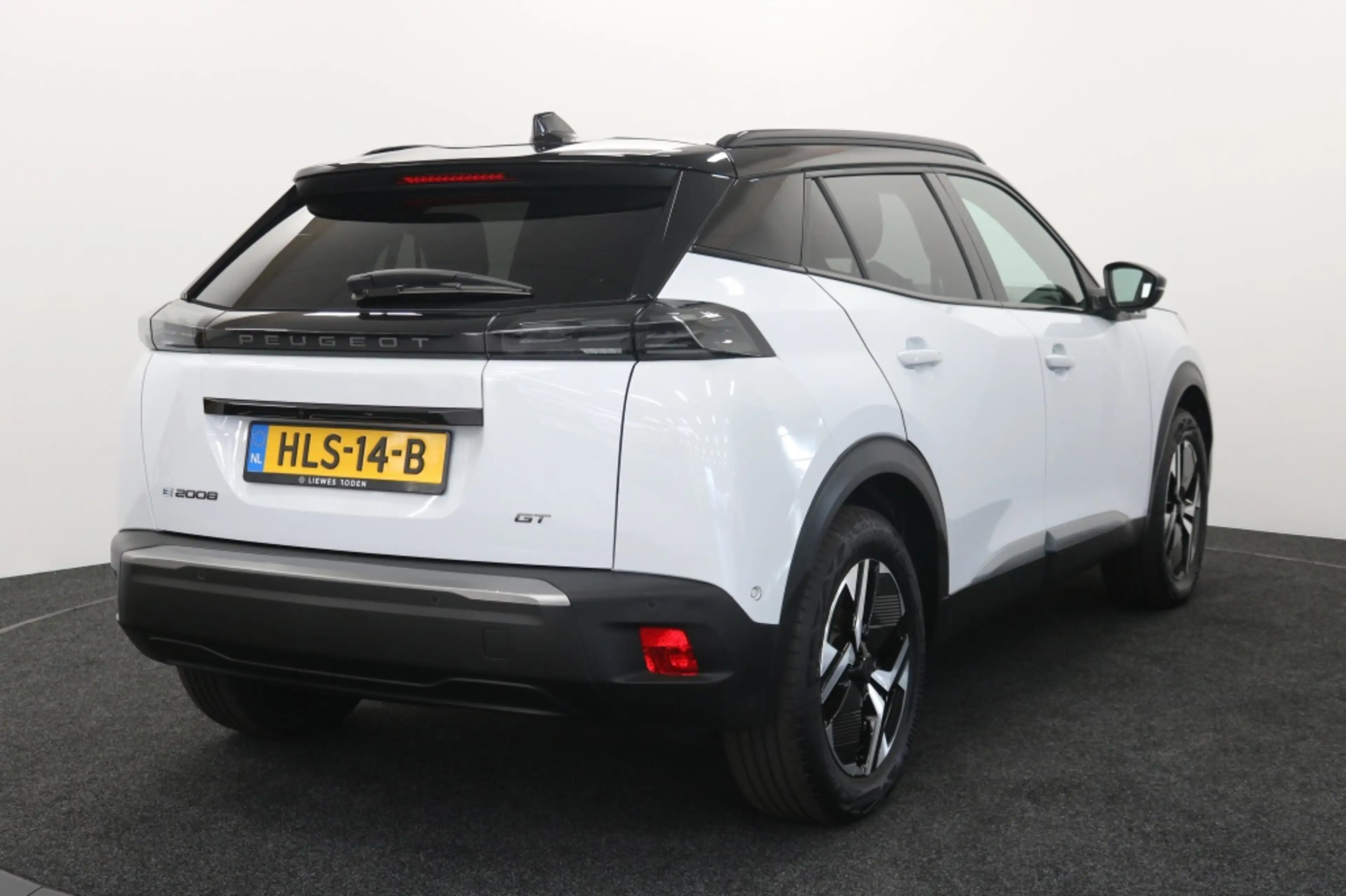 Peugeot e-2008 EV GT Avantage 54 kWh — photo 13