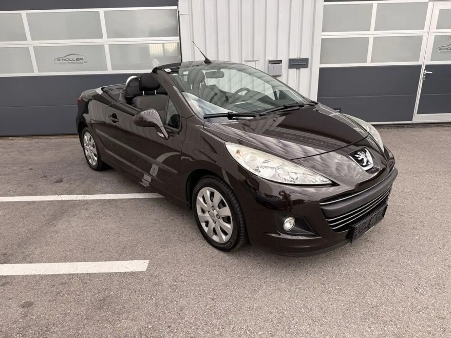 Peugeot 207 CC Basis Schwarz - 2