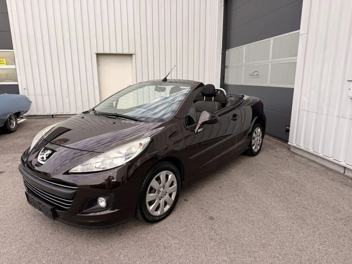 Peugeot 207 CC Basis Schwarz - 1