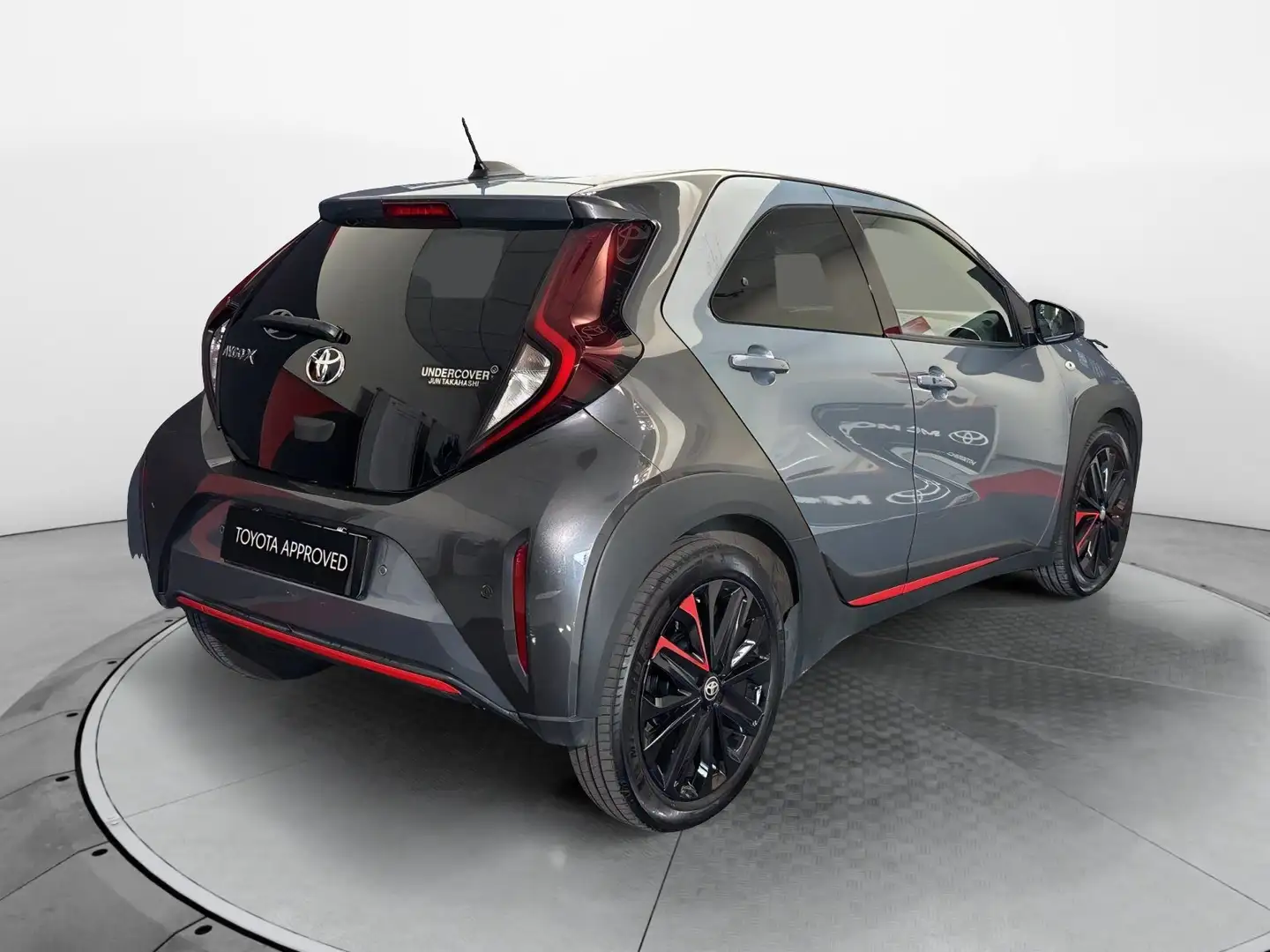 Toyota Aygo X Aygo X 1.0 VVT-i 72 CV 5p. Undercover - 2