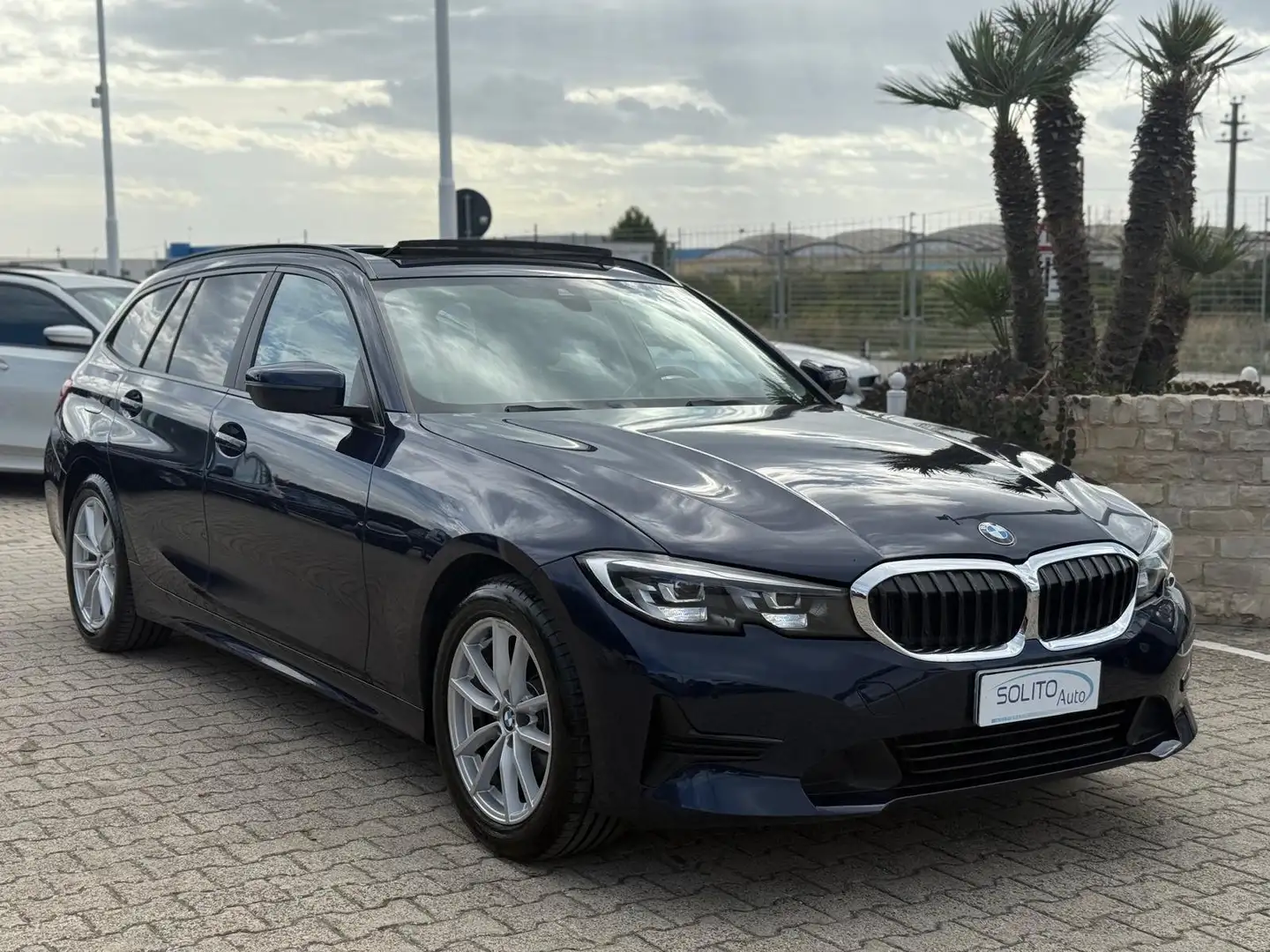 BMW 318 d Touring Sport auto *Tetto *Head-up Display Blauw - 2