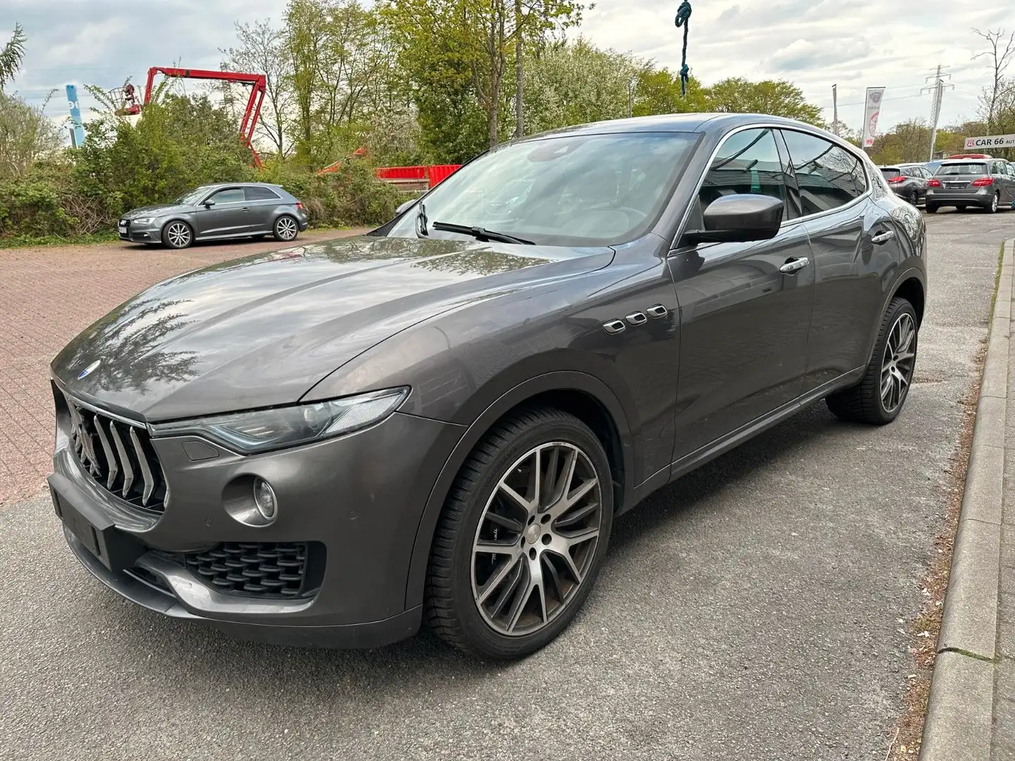 Maserati Levante Benzin 3.0 V6 316kW S 4x4 Auto Grau - 1
