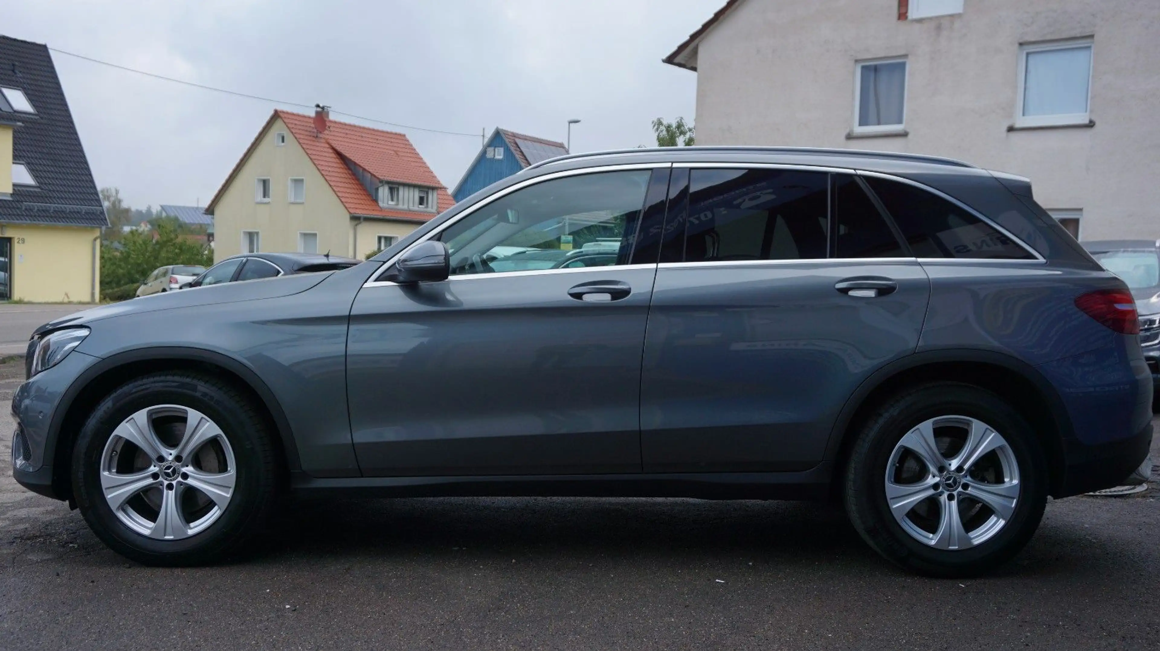 Mercedes-Benz GLC 220 d 4Matic Navi Kamera Sommer/Winterreifen — photo 7