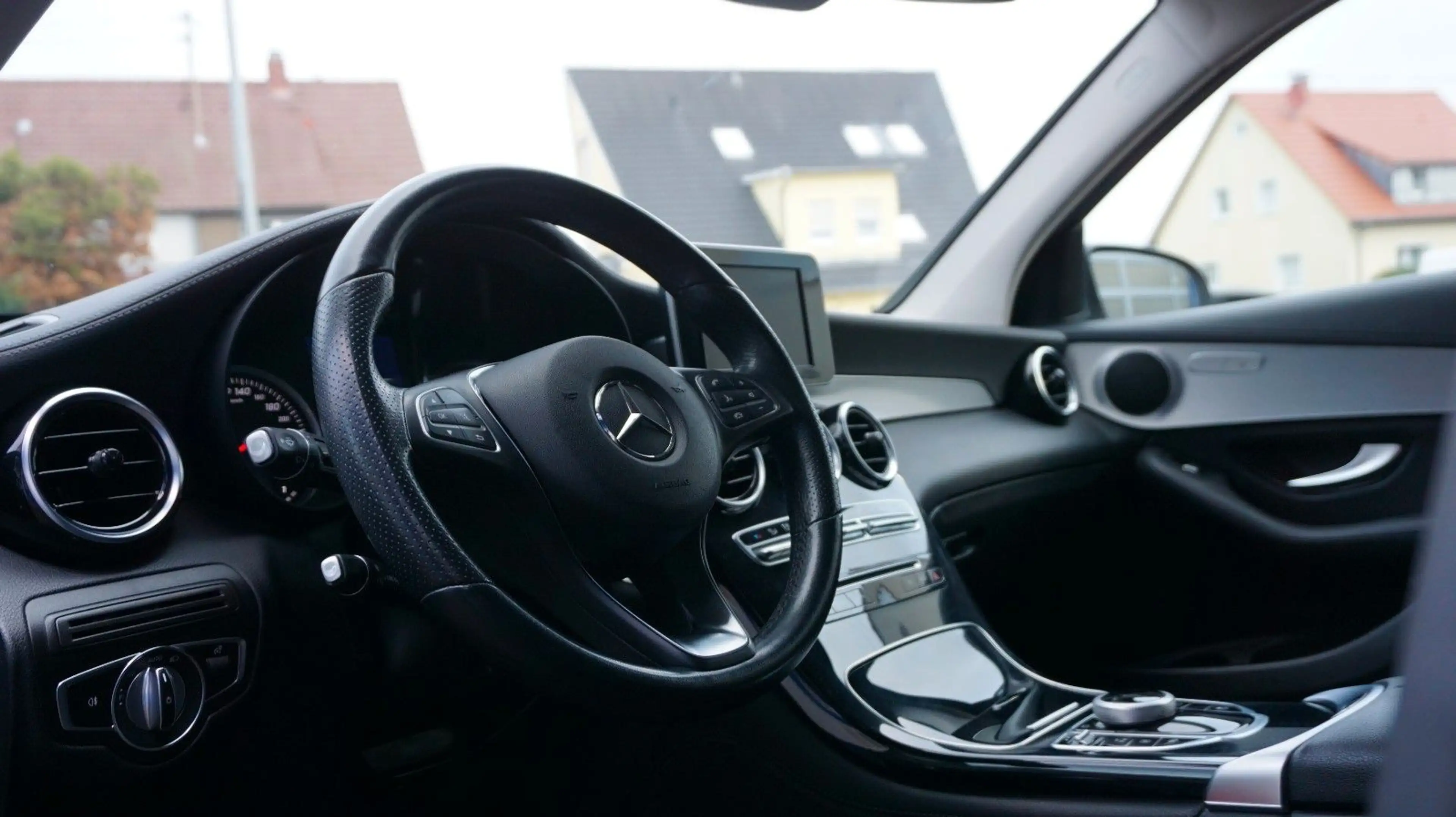 Mercedes-Benz GLC 220 d 4Matic Navi Kamera Sommer/Winterreifen — photo 10