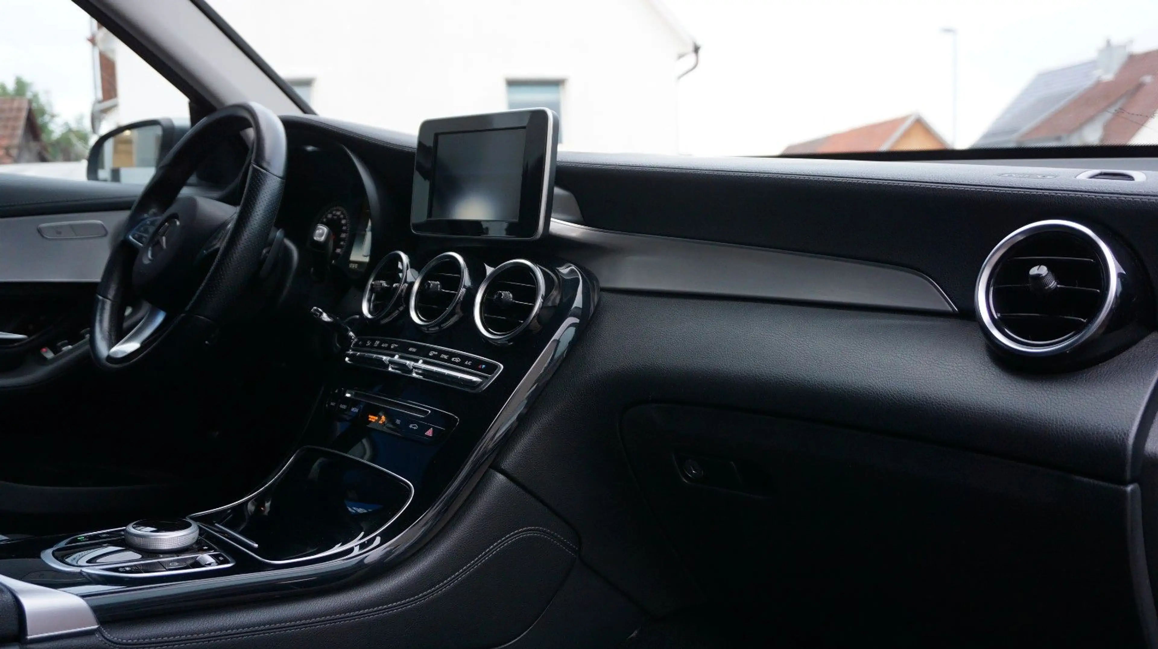 Mercedes-Benz GLC 220 d 4Matic Navi Kamera Sommer/Winterreifen — photo 11