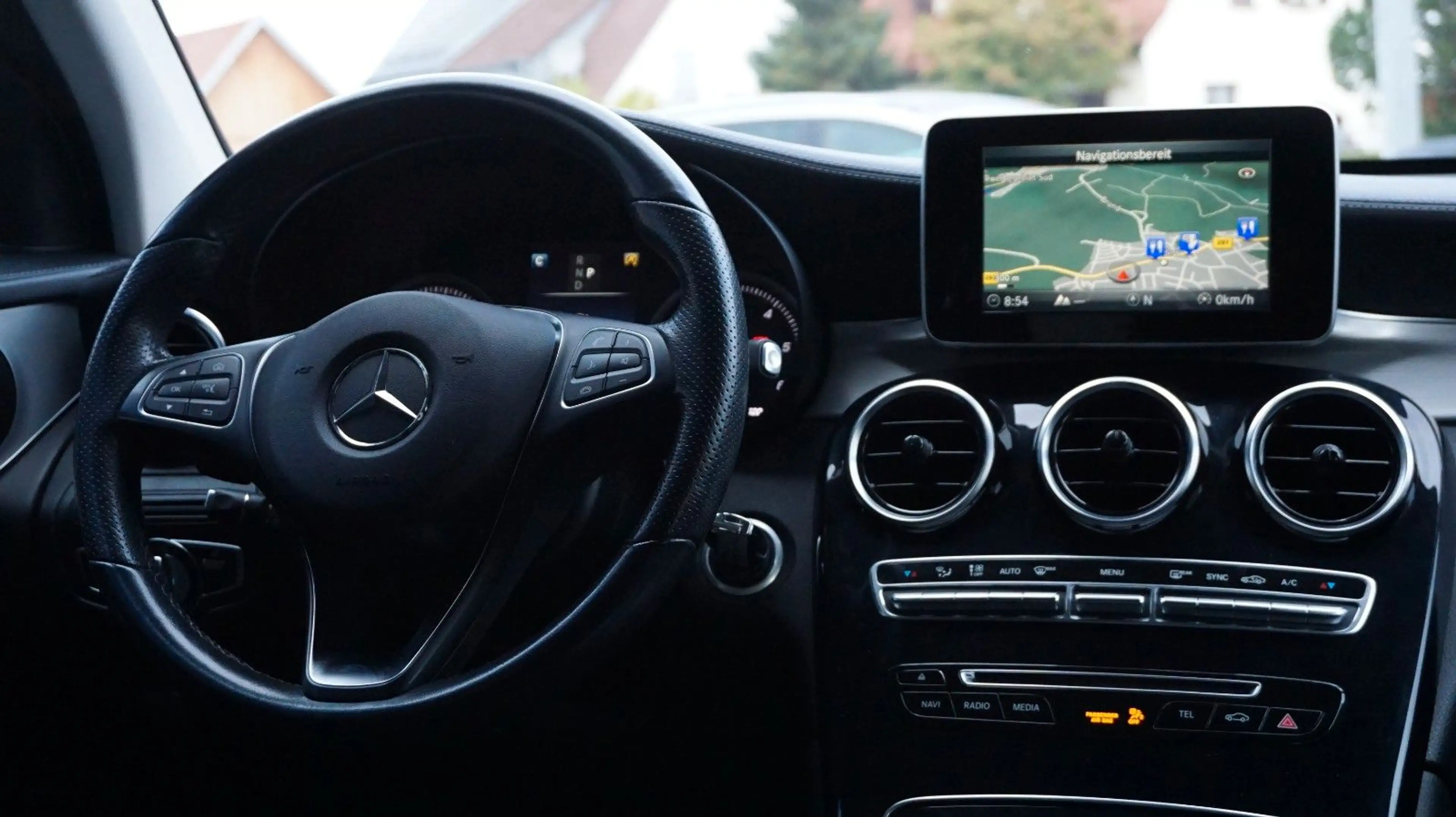 Mercedes-Benz GLC 220 d 4Matic Navi Kamera Sommer/Winterreifen — photo 8