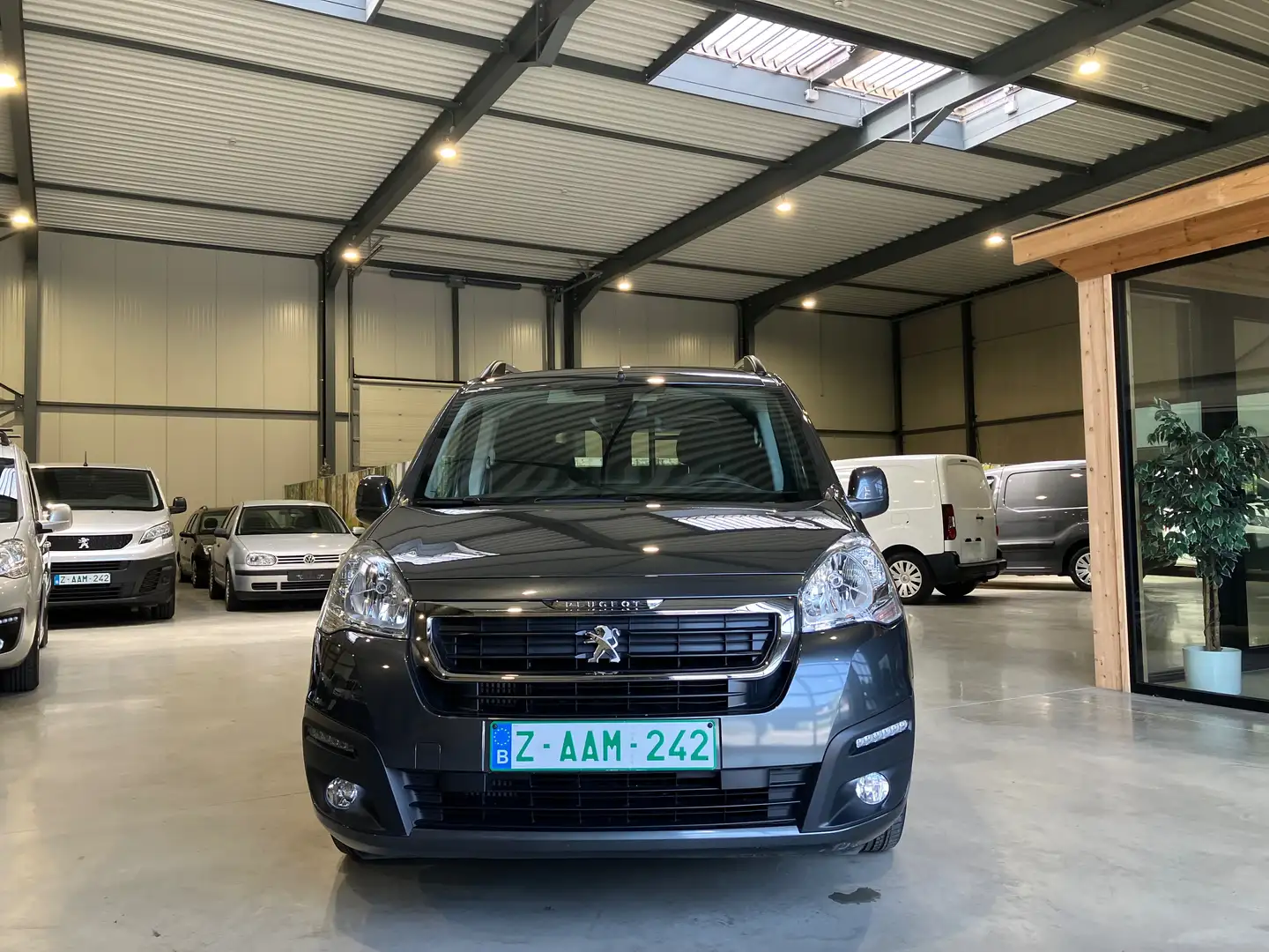 Peugeot Partner 1,6 HDI Airco 1 Eig 12M omniumgarantie 11.446+BTW Gris - 2