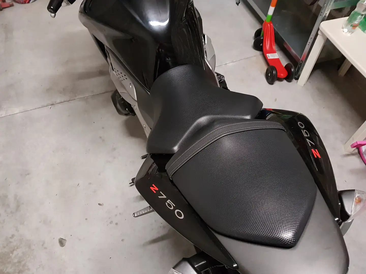 Kawasaki Z 750 Noir - 1