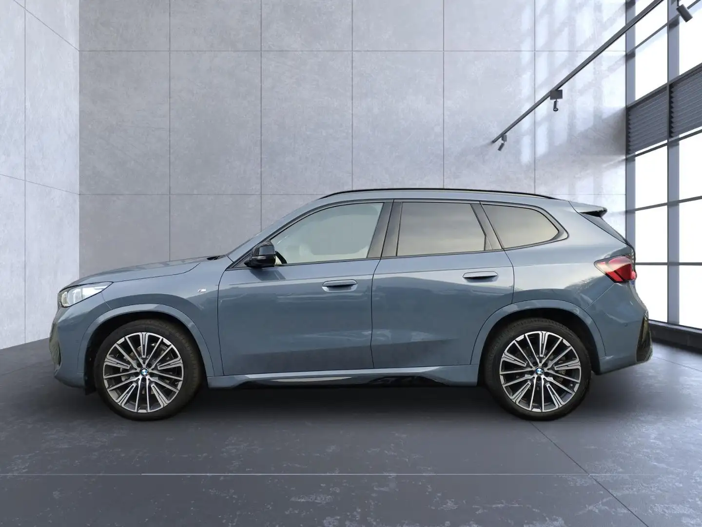 BMW X1 23 d xDrive M Sport*AHK*Keyless*20 Zoll Gris - 2